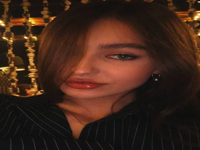 LunnaAzure livejasmin cam model